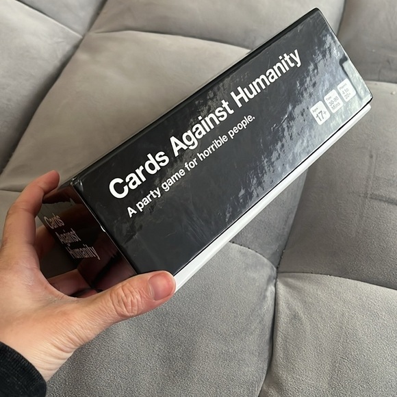 “Cards Against Humanity- card game” - Picture 2 of 4